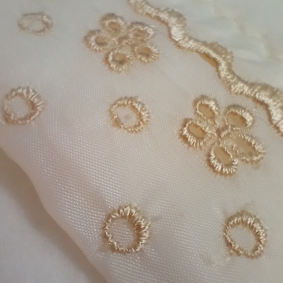 Vintage Wool Blanket With Floral Embroidered Satin Trim Ivory/Gold - Picture 5 of 8
